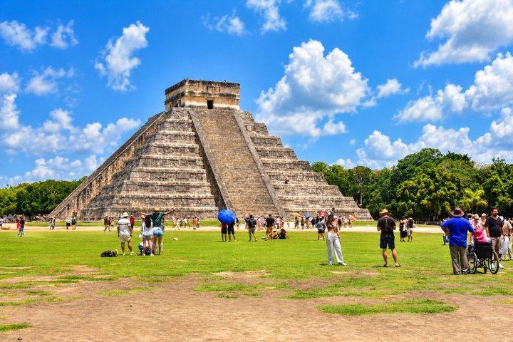 Excursion d'une journée à Chichén Itzá et Cenote avec déjeuner depuis la Riviera Maya