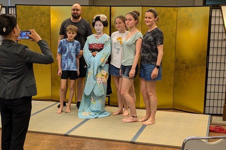 MAIKOの紹介： Meet-&-Greet、京都で舞妓ショー＆体験