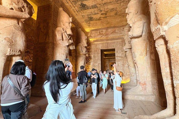 Tour de día completo a los Templos de Abu Simbel desde Asuán