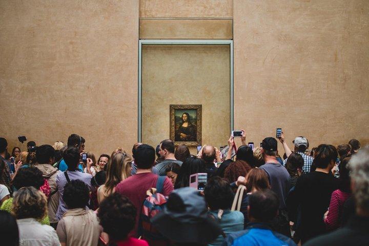 Entrance to the Louvre Museum in Paris with Audio Guide APP
