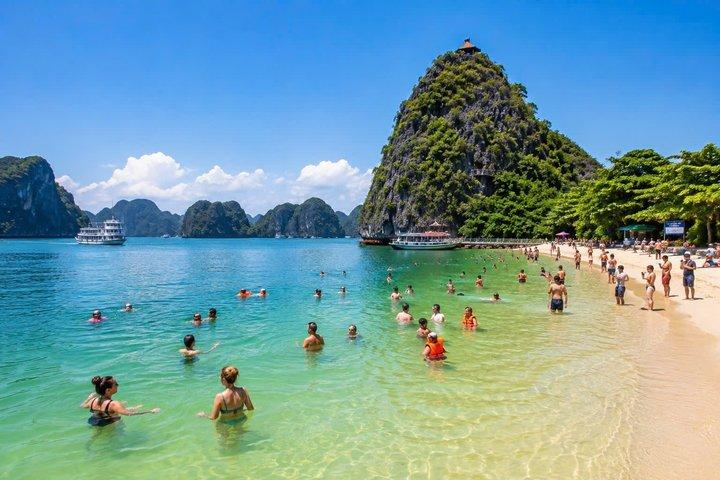 ハロン湾デイクルーズ：スンソット洞窟、ティトップ島＆カヤック