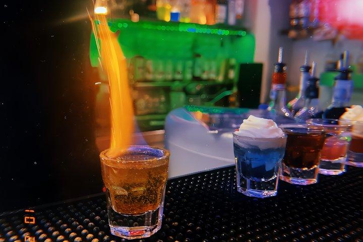 夜のトラステヴェレ：典型的なローマのプレセラタを体験しよう