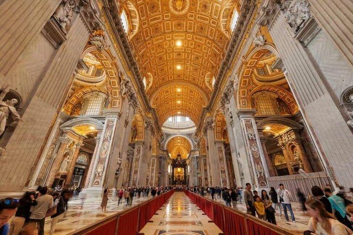 ローマ教皇謁見とサンピエトロ大聖堂ガイドツアー