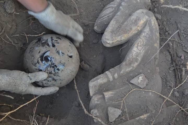 未知の古代遺物とエイリアン工芸品博物館ツアー