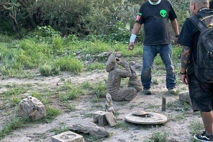 未知の古代遺物とエイリアン工芸品博物館ツアー