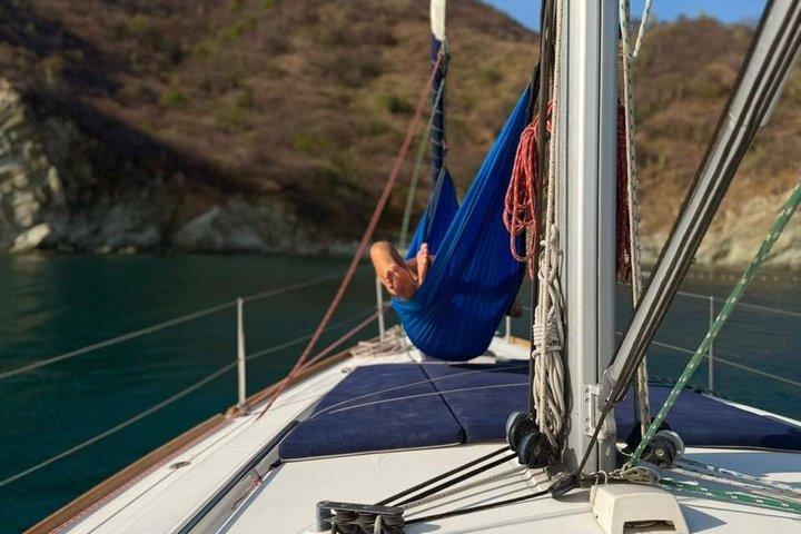 Barca a vela di lusso a Tayrona