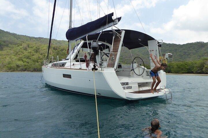 Barca a vela di lusso a Tayrona