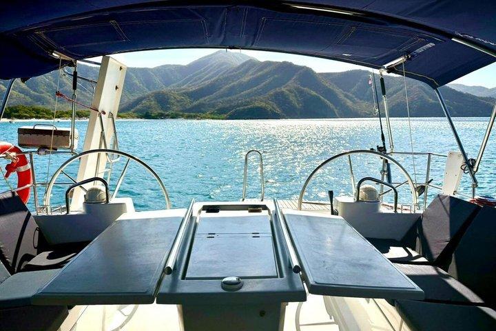 Barca a vela di lusso a Tayrona