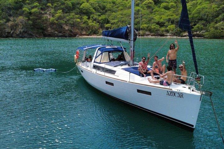 Barca a vela di lusso a Tayrona