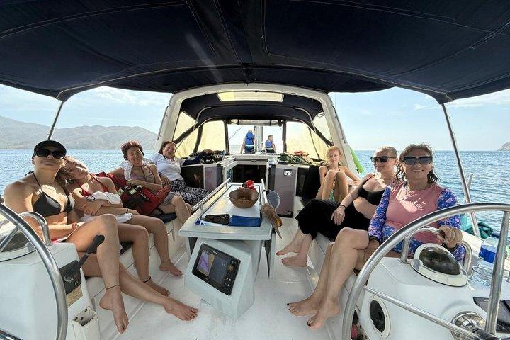 Barca a vela di lusso a Tayrona