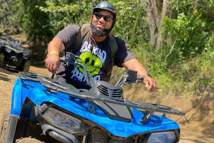 オチョ・リオス：ATV、ブルーホール＆チューブボートコンボ