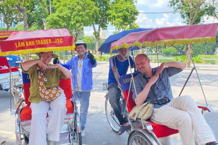 ハノイ旧市街プライベートサイクリングツアー（ストリートフード＆ドリンク付き）
