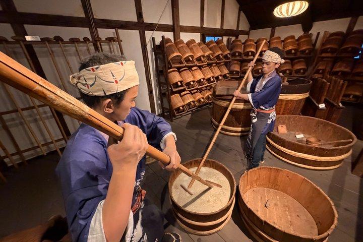 エキスパートパートガイドによる神戸の日本酒ツアー：3＋蔵元、試飲付き