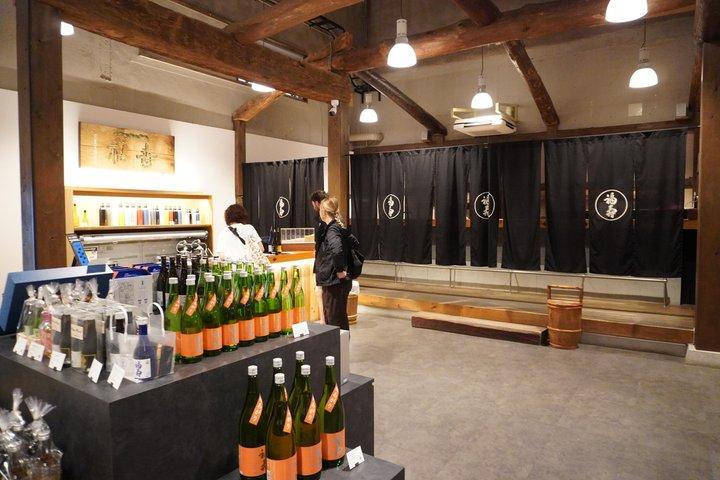 エキスパートパートガイドによる神戸の日本酒ツアー：3＋蔵元、試飲付き