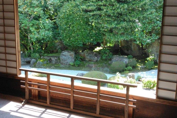 経験豊富な京都生まれのガイドと巡る隠れた京都