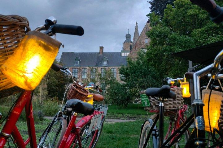 ブルージュガイド付きレトロバイクツアー：見どころ、隠れた名所＆試飲