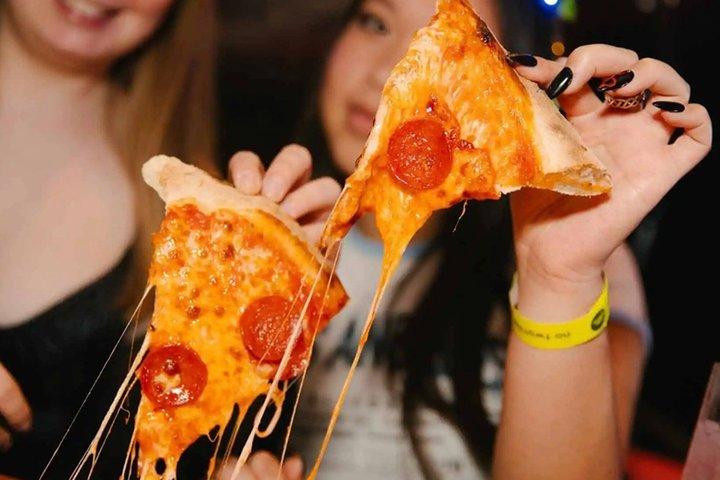 ロンドンのバリー・バラーソン・ボールピット＆カクテルバー体験