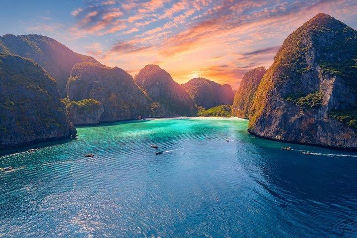 Phuket Private Vehicle Charter with Local Driver