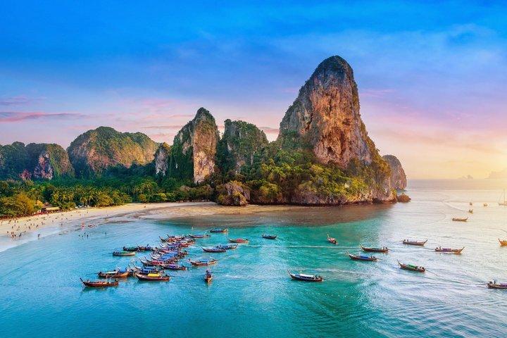Phuket Private Vehicle Charter with Local Driver