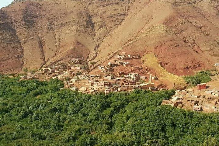 アトラス山脈とイムリル滝アドベンチャー