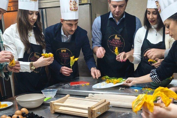 ローマ料理にキリスト教の要素を取り入れた、パスタの前菜とティラミスが特徴の料理。