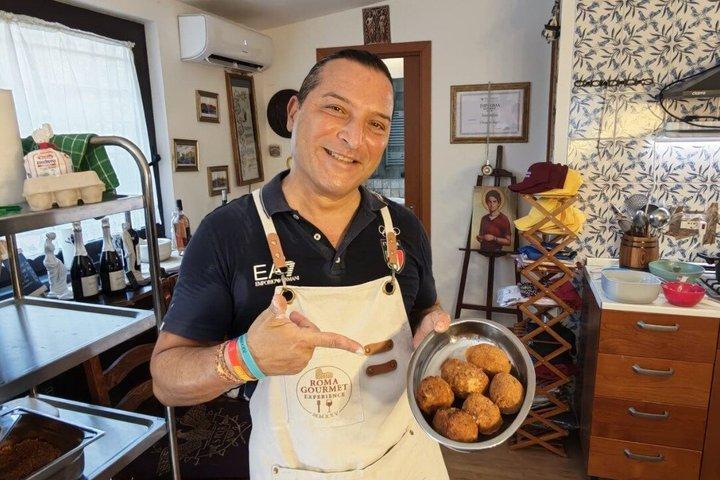 ローマ料理にキリスト教の要素を取り入れた、パスタの前菜とティラミスが特徴の料理。