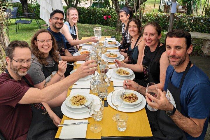 ローマ料理にキリスト教の要素を取り入れた、パスタの前菜とティラミスが特徴の料理。