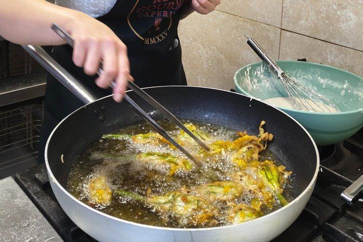 ローマ料理にキリスト教の要素を取り入れた、パスタの前菜とティラミスが特徴の料理。
