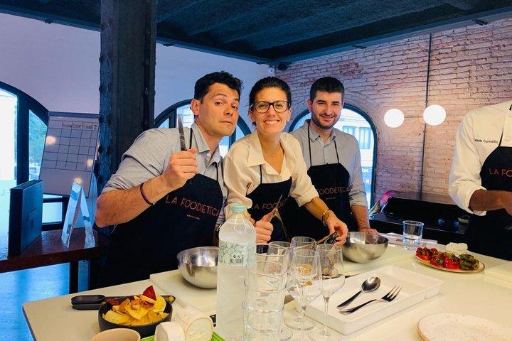 デザイナーロフトでプレミアム料理教室：パエリア＆スペイン語タパス