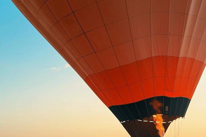Amanecer sobre Marrakech y globo aerostático y desayuno bereber