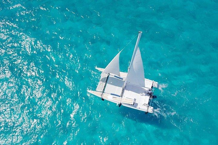 Isla Mujeres Your Way – Private Catamaran, Snorkel & Open Bar