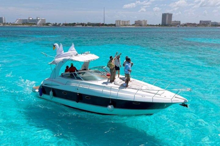 Privéjacht Cancun naar Isla Mujeres met snorkelen