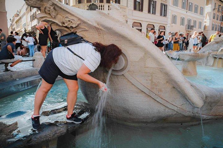 Create The Rome Tour in Private Golf Cart Choosing Each Stop