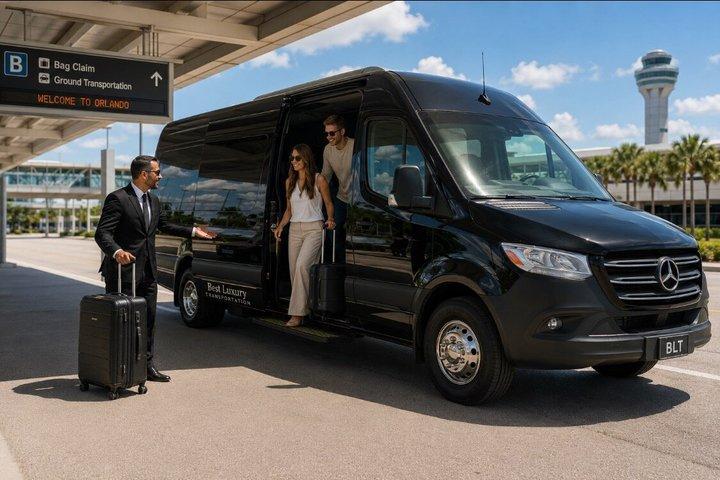 プライベート15人乗りバン：オーランド空港からポートカナベラルへ