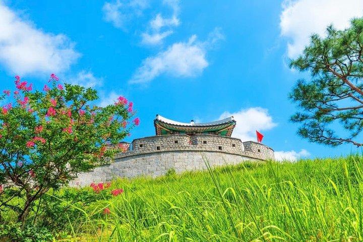 水城要塞と韓国語民俗村ツアー(ソウル発)