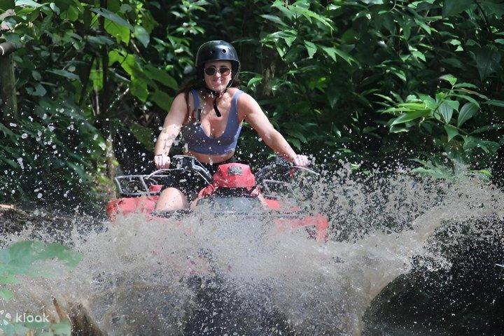 ランカウィ・グループ ATV クアッドバイクアドベンチャー:村と自然を巡る旅
