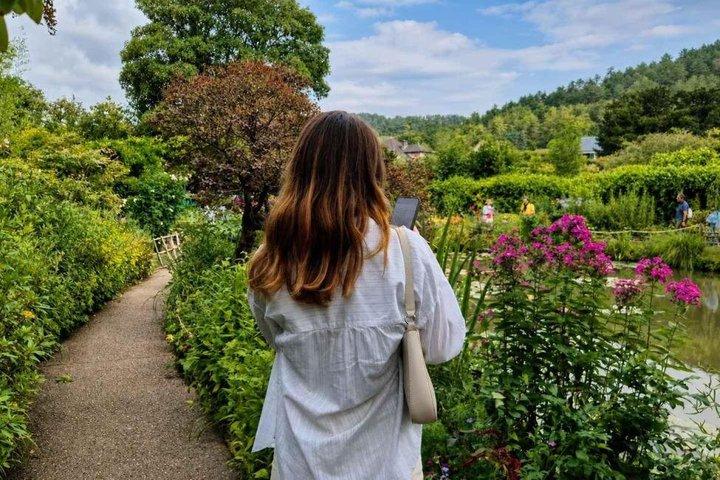 パリでのクロード・モネの家と睡蓮の庭園ツアー