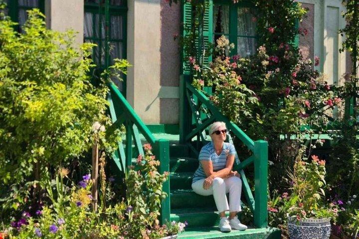 パリでのクロード・モネの家と睡蓮の庭園ツアー