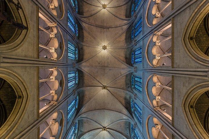 Tour Interior o Exterior de Notre-Dame con Acceso Grupal Programado