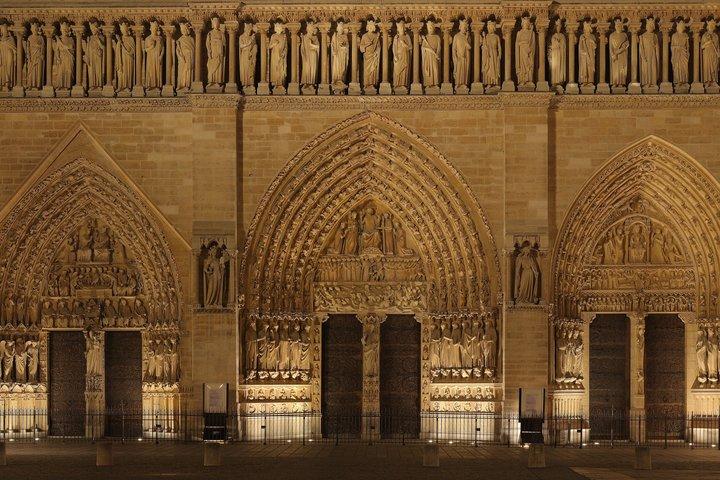 Tour Interior o Exterior de Notre-Dame con Acceso Grupal Programado