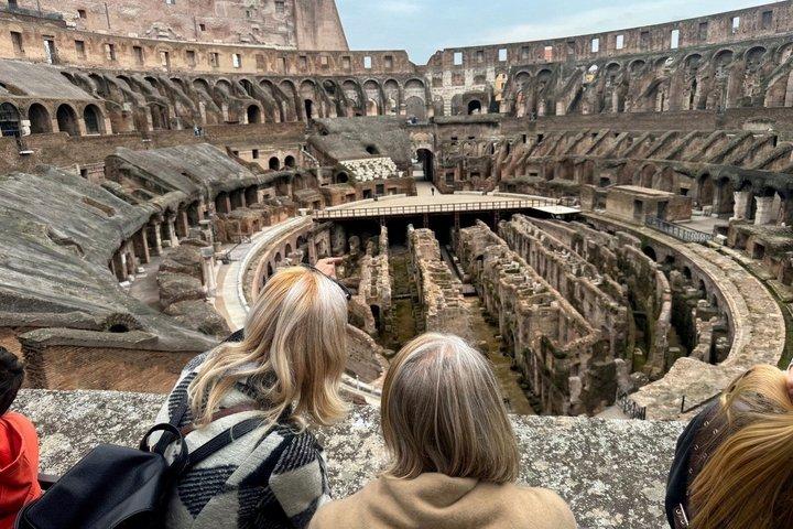Private Kolosseum-Tour mit Arena-Boden und antikem Rom