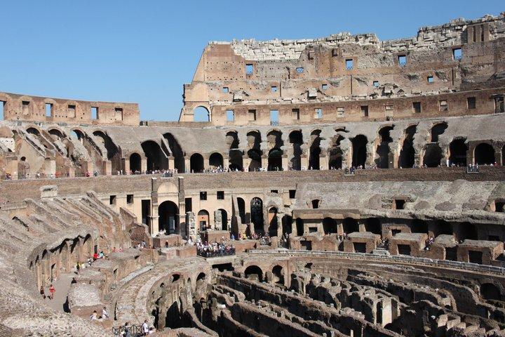 Tour Privado do Coliseu com Piso da Arena e Roma Antiga