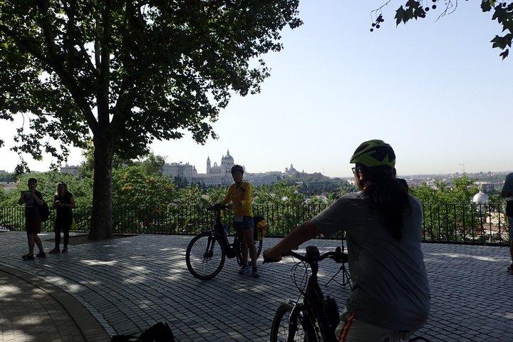 Madrid Parks & Riverside Bike Tour