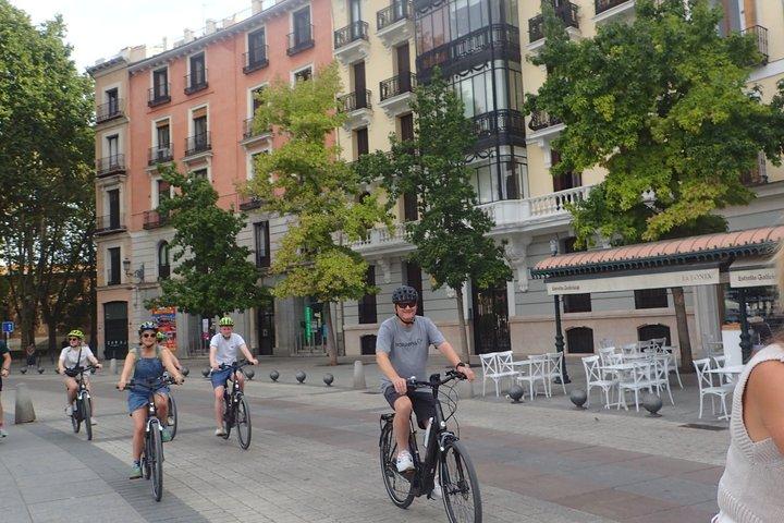 Madrid Gems E-Bike Tour - Små grupper