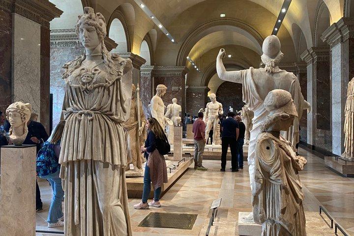 イタリア人ガイドによるルーブル美術館の傑作プライベートツアー