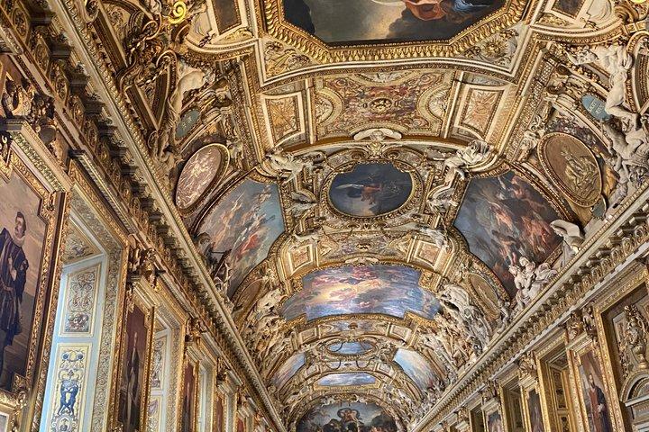 イタリア人ガイドによるルーブル美術館の傑作プライベートツアー
