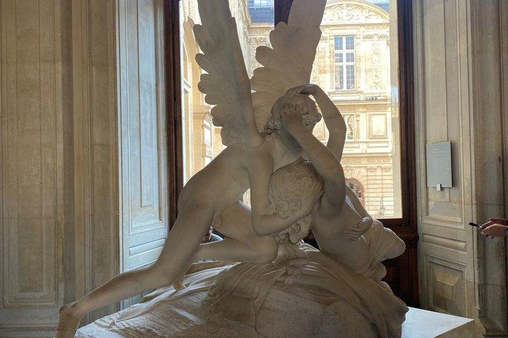 イタリア人ガイドによるルーブル美術館の傑作プライベートツアー