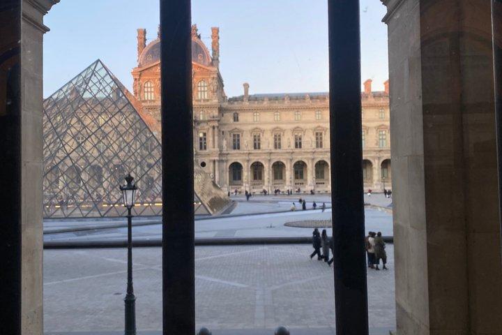 Visite privée des chefs-d'œuvre du Louvre avec un guide italien