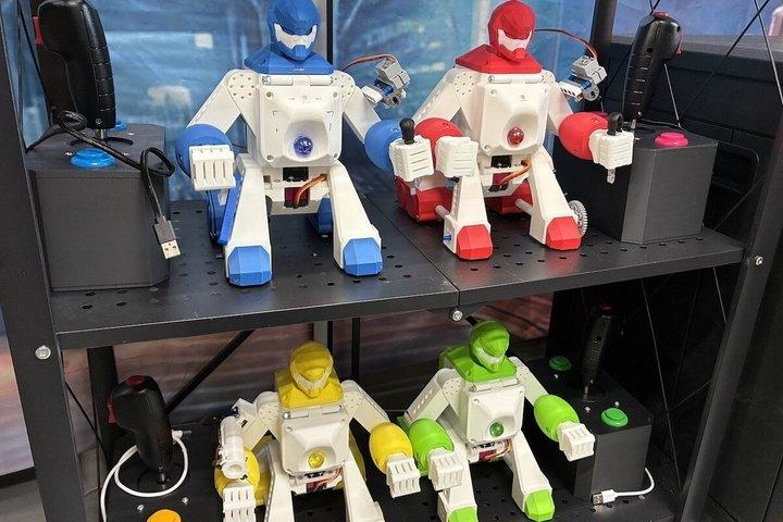 Giant Robot Boarding and Piloting Experience in Tokyo
