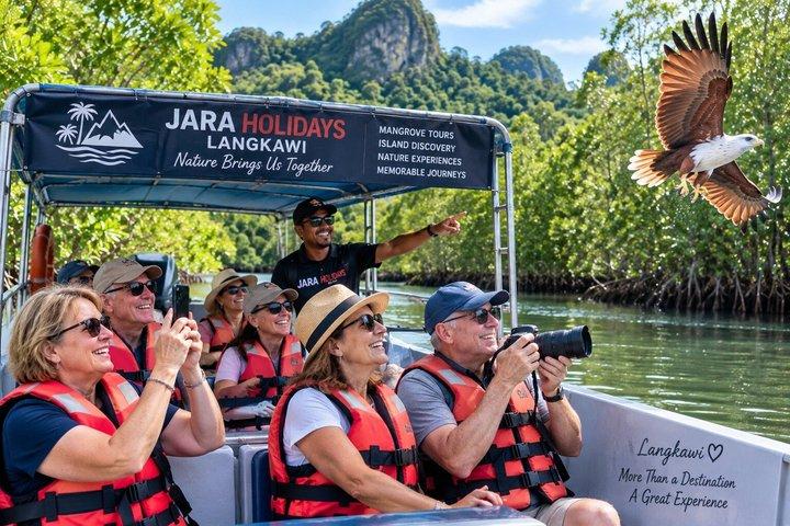 ドライバー付き・柔軟な旅程のランカウイプライベートグループツアー